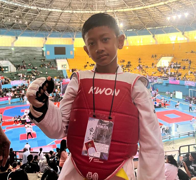 Raditya Atlet Taekwondo Cilik Palopo Raih Medali Perak Poltek Cup 2023